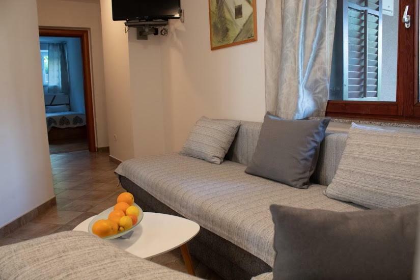 Apartment Katia พูลา ภายนอก รูปภาพ