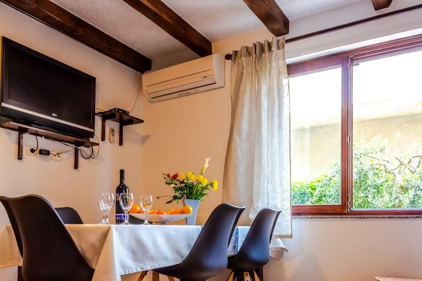 Apartment Katia พูลา ภายนอก รูปภาพ